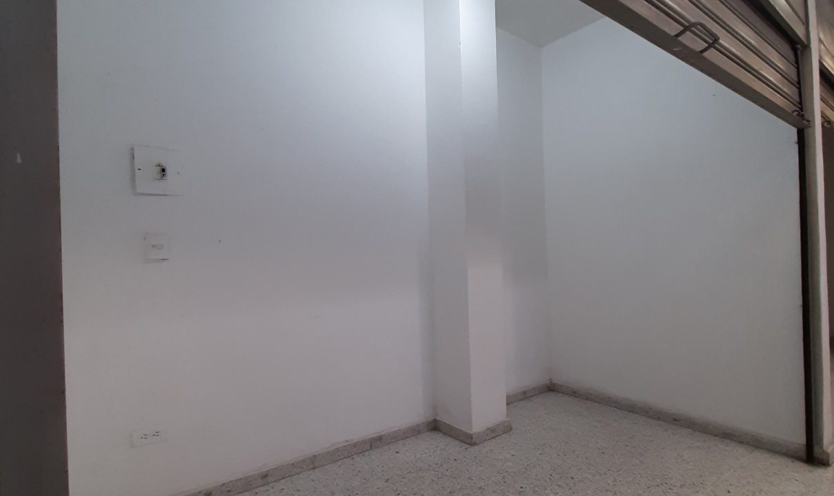 000956F3.jpg