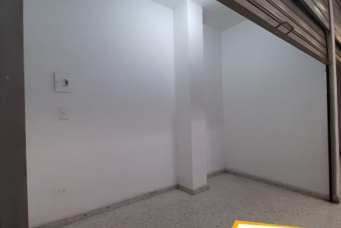 000956F3.jpg