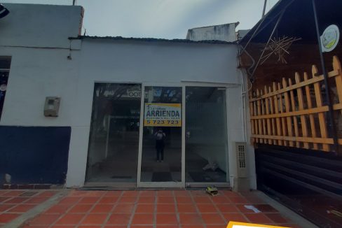 001047F1.jpg