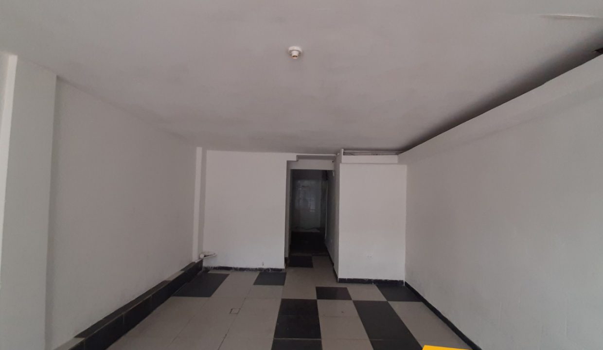 001047F7.jpg