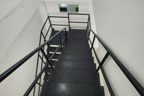 2749F10.jpg