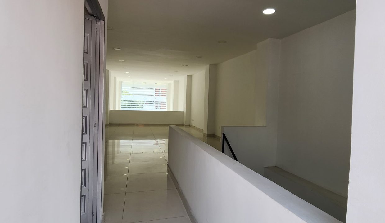 2749F11.jpg