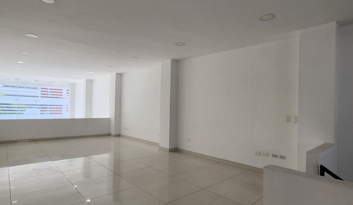 2749F13.jpg