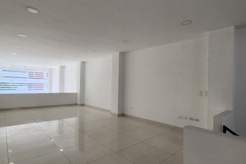 2749F13.jpg