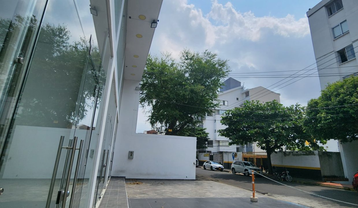 2749F2.jpg