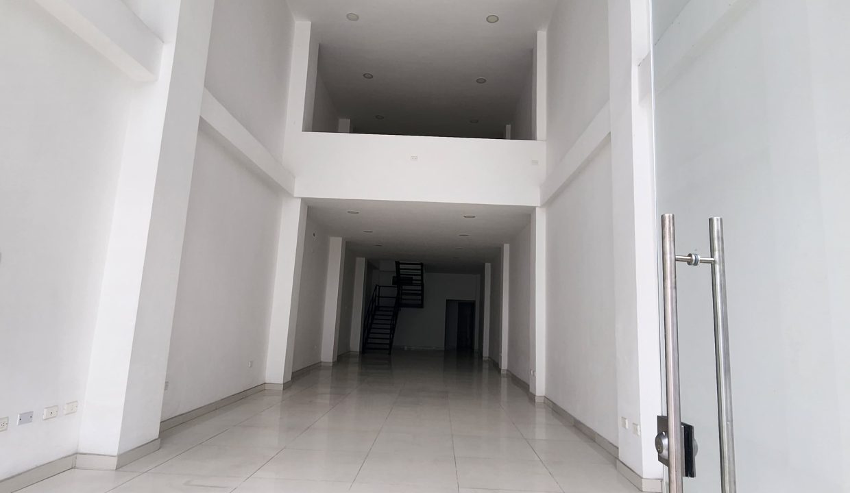 2749F4.jpg