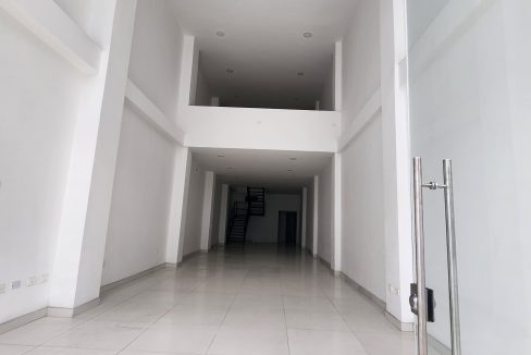 2749F4.jpg