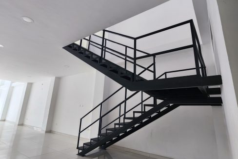 2749F5.jpg