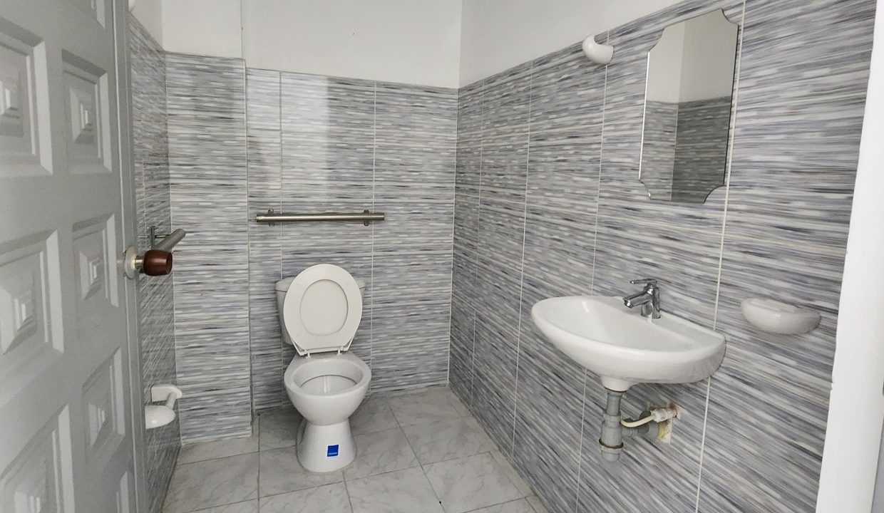 2749F7.jpg