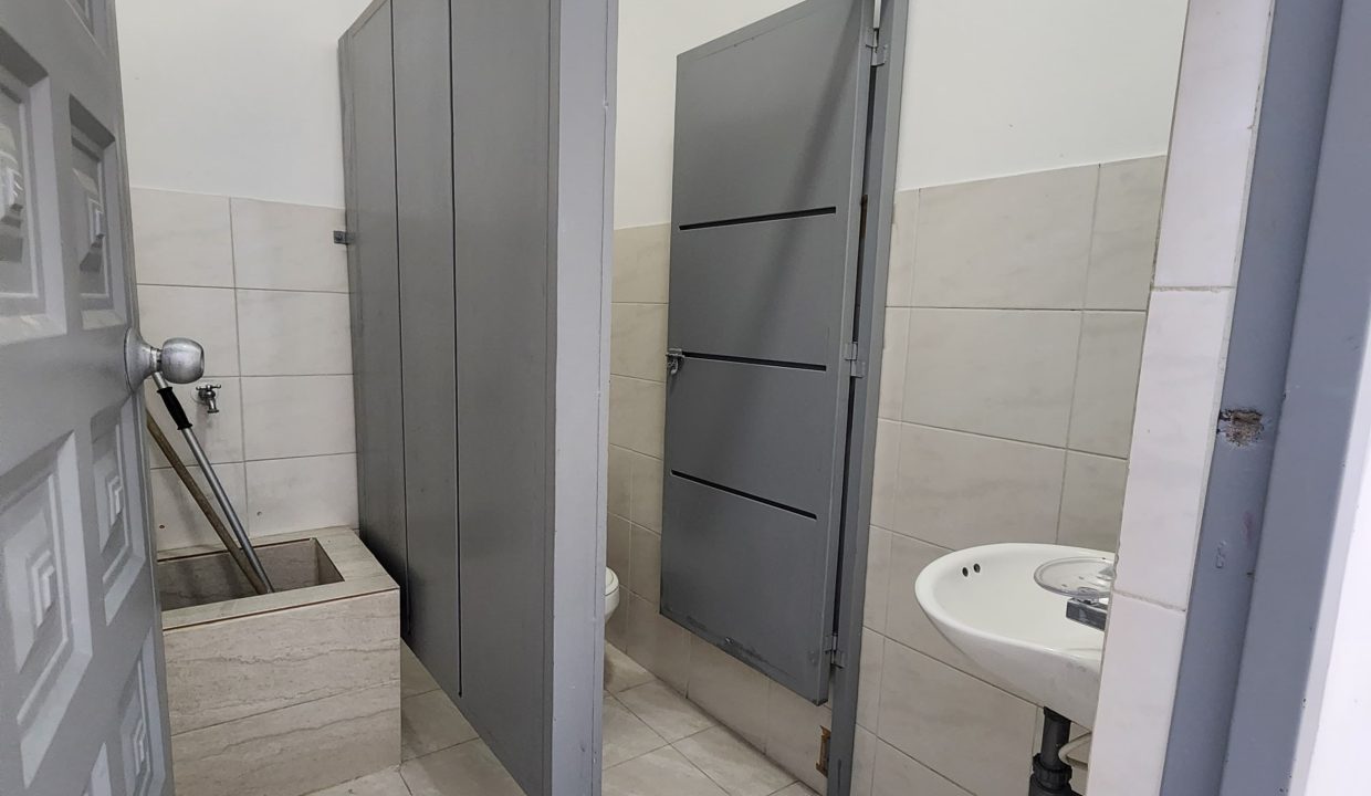 2749F8.jpg