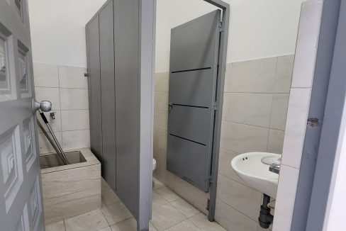 2749F8.jpg