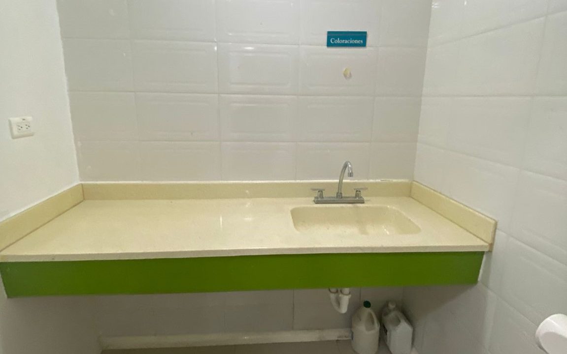 3844F3.jpg