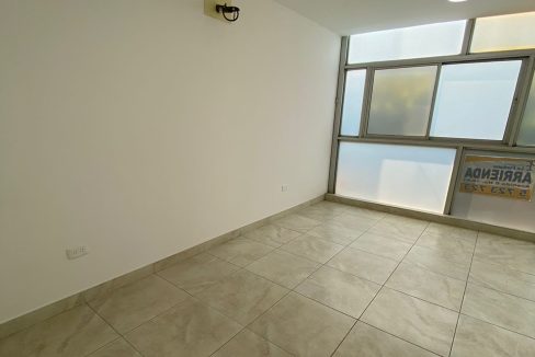 3927F2.jpg