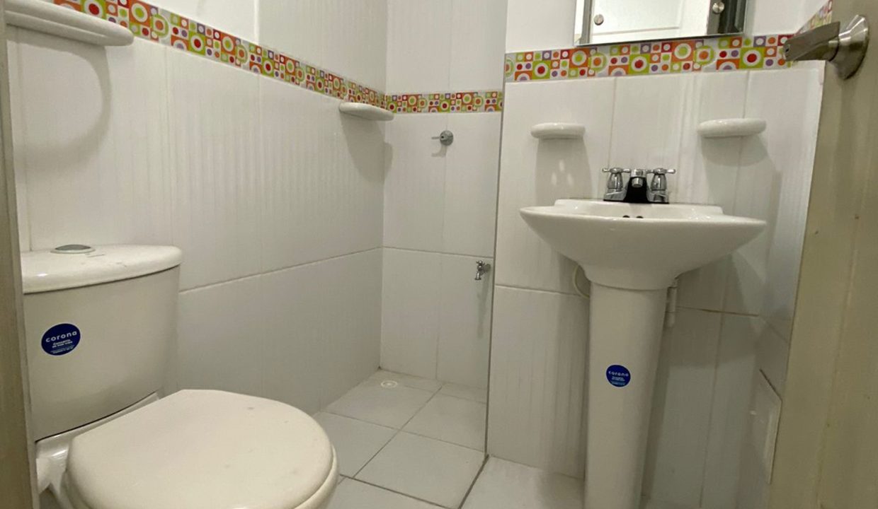3927F6.jpg