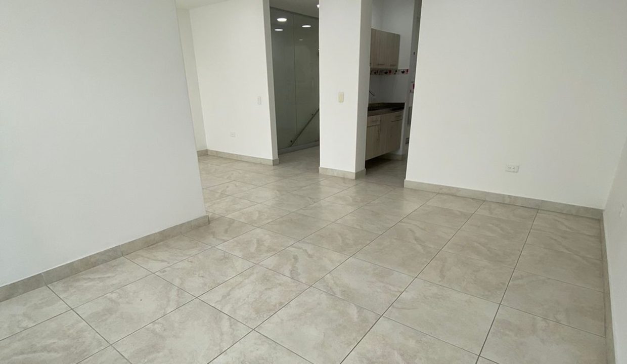 3927F7.jpg