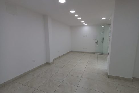 3928F1.jpg