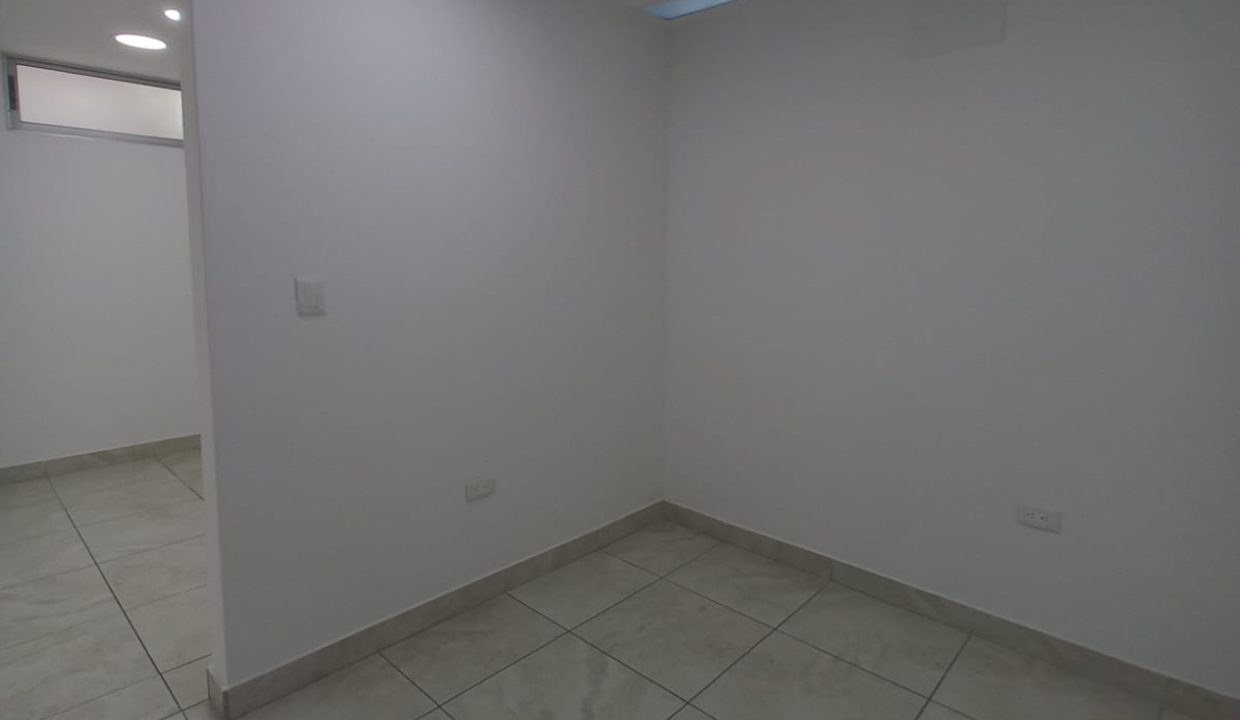 3928F6.jpg