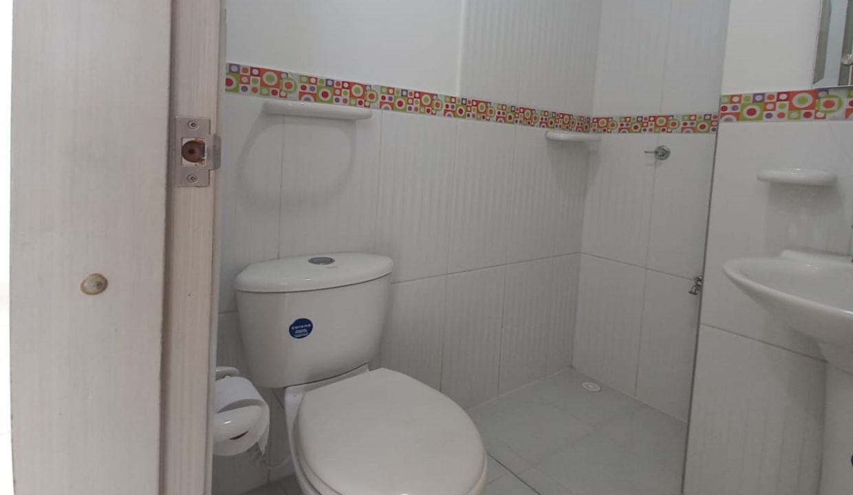 3929F6.jpg