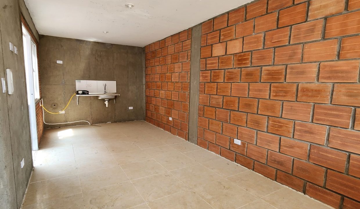 V3938F2.jpg