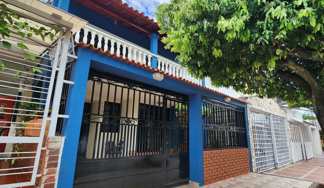 V3955.jpg