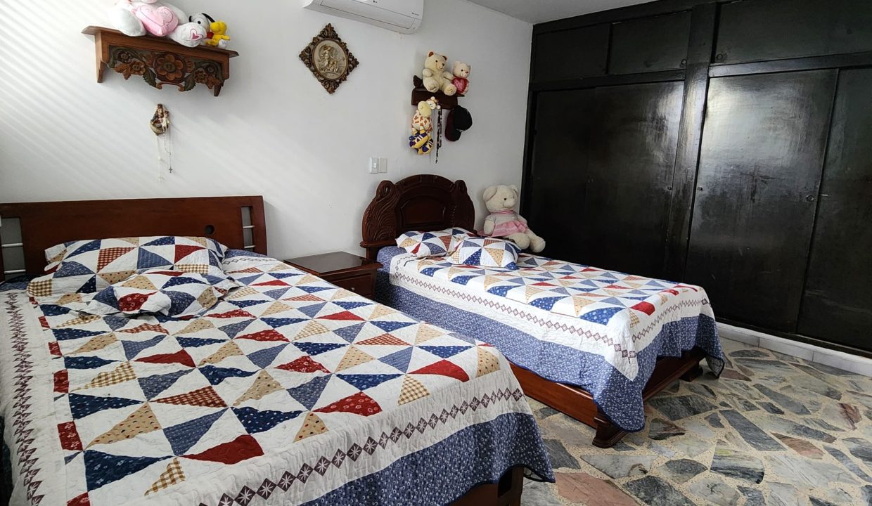 V3955F11.jpg