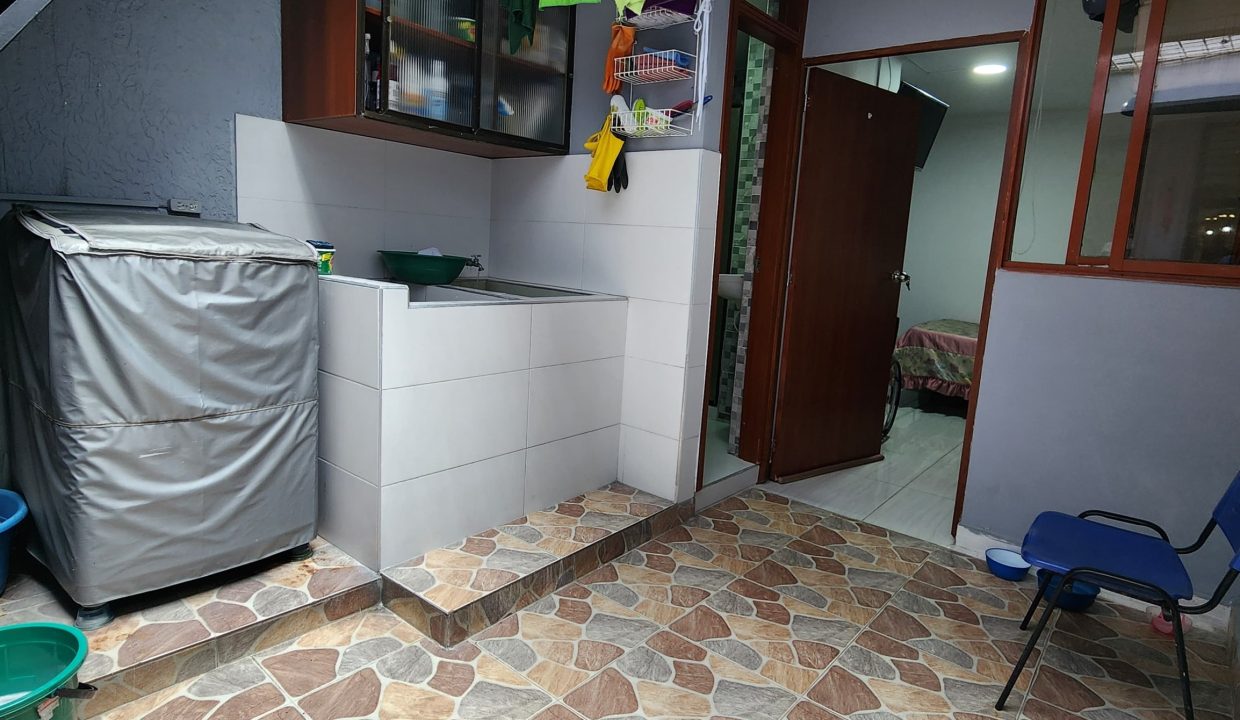 V3955F7.jpg