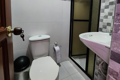 V3955F9.jpg