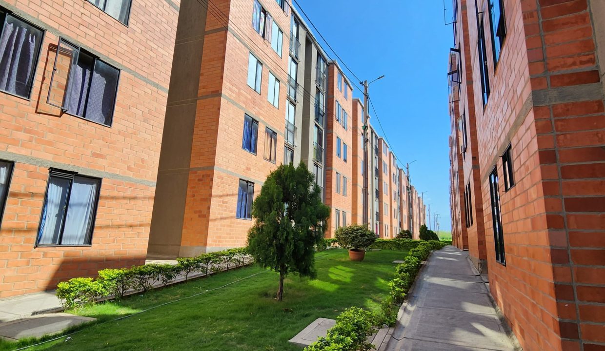 V3907F10.jpg