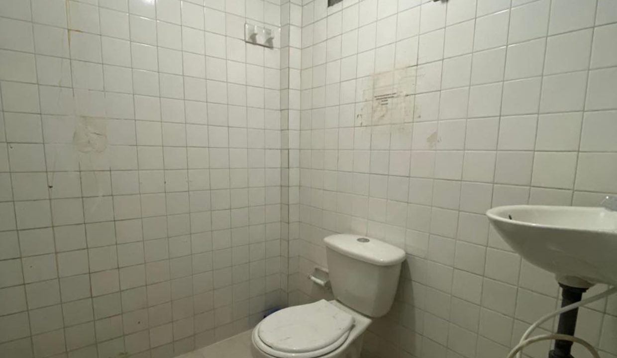 3974F4.jpg