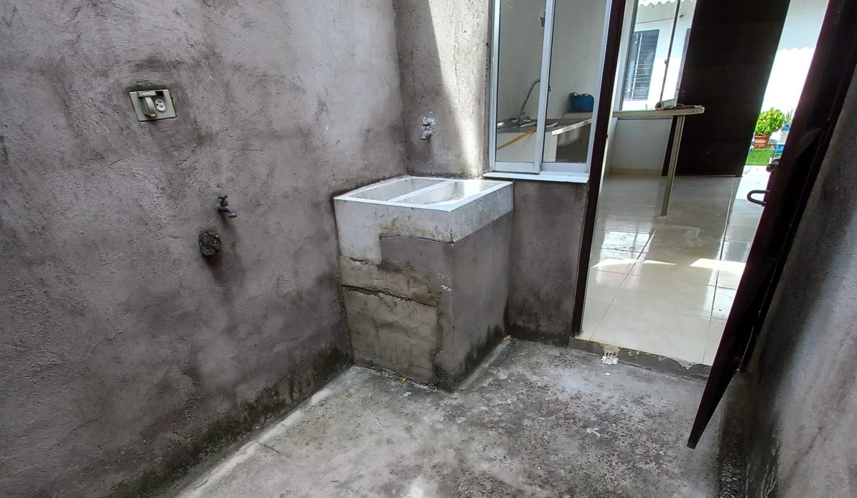 3994F7.jpg