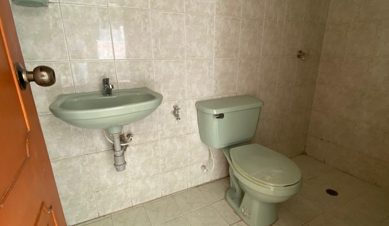 000505F2.jpg