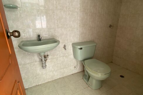 000505F2.jpg