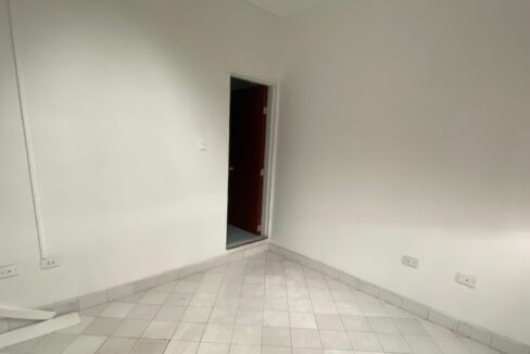 4014F4.jpg