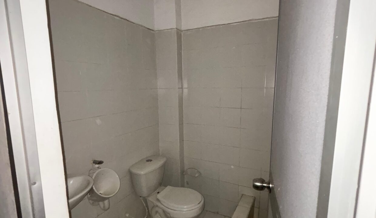 4015F13.jpg