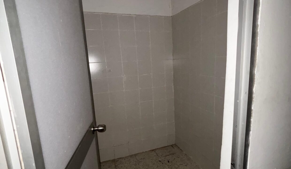 4015F8.jpg