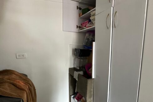V4025F2.jpg