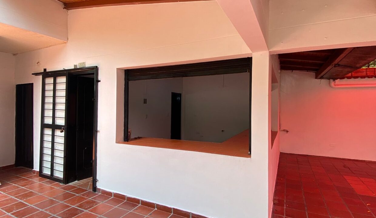 002084F1.jpg