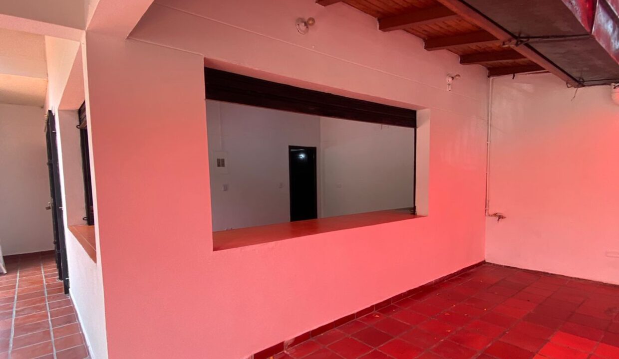 002084F3.jpg