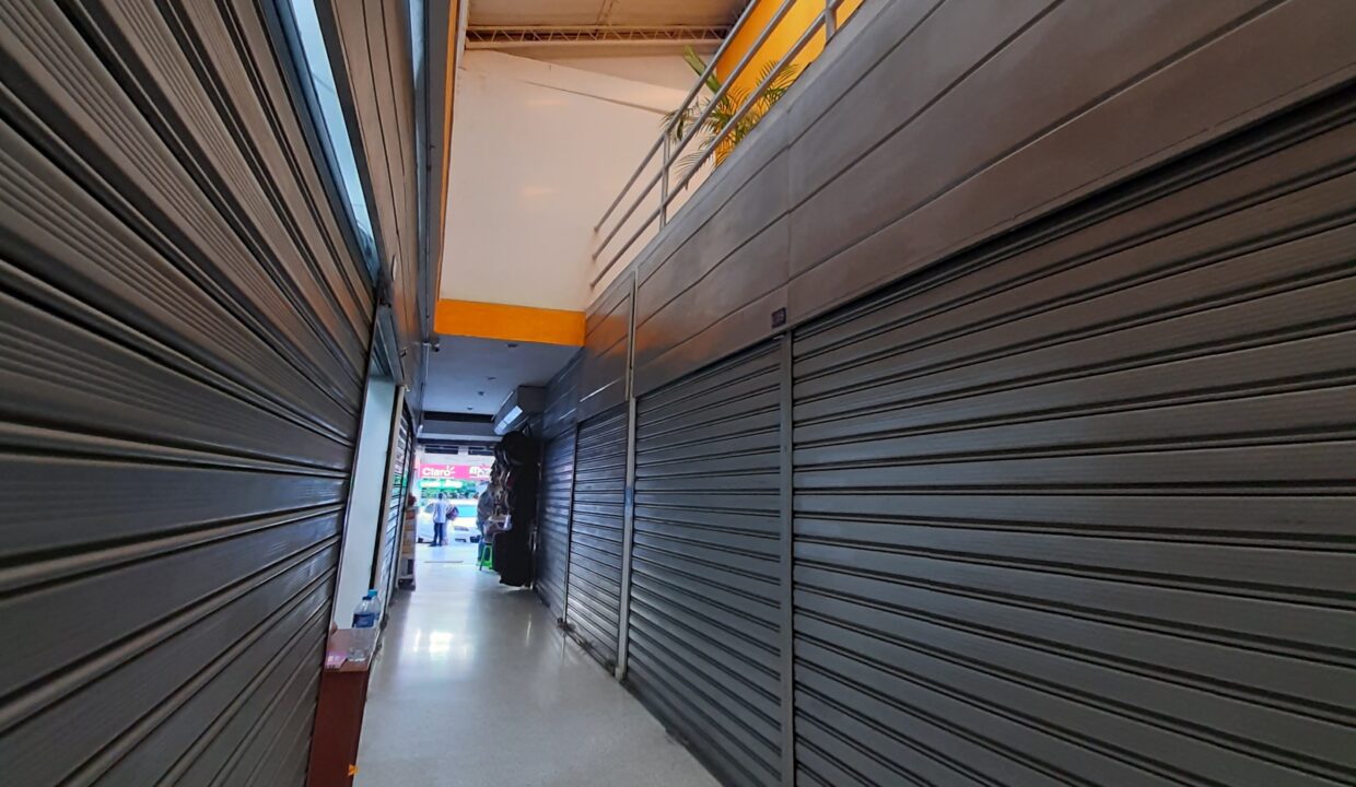 3237F2.jpg