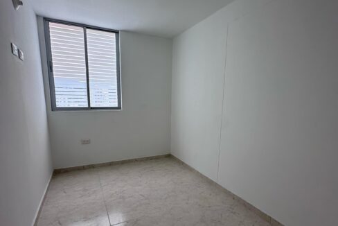 4052F10.jpg