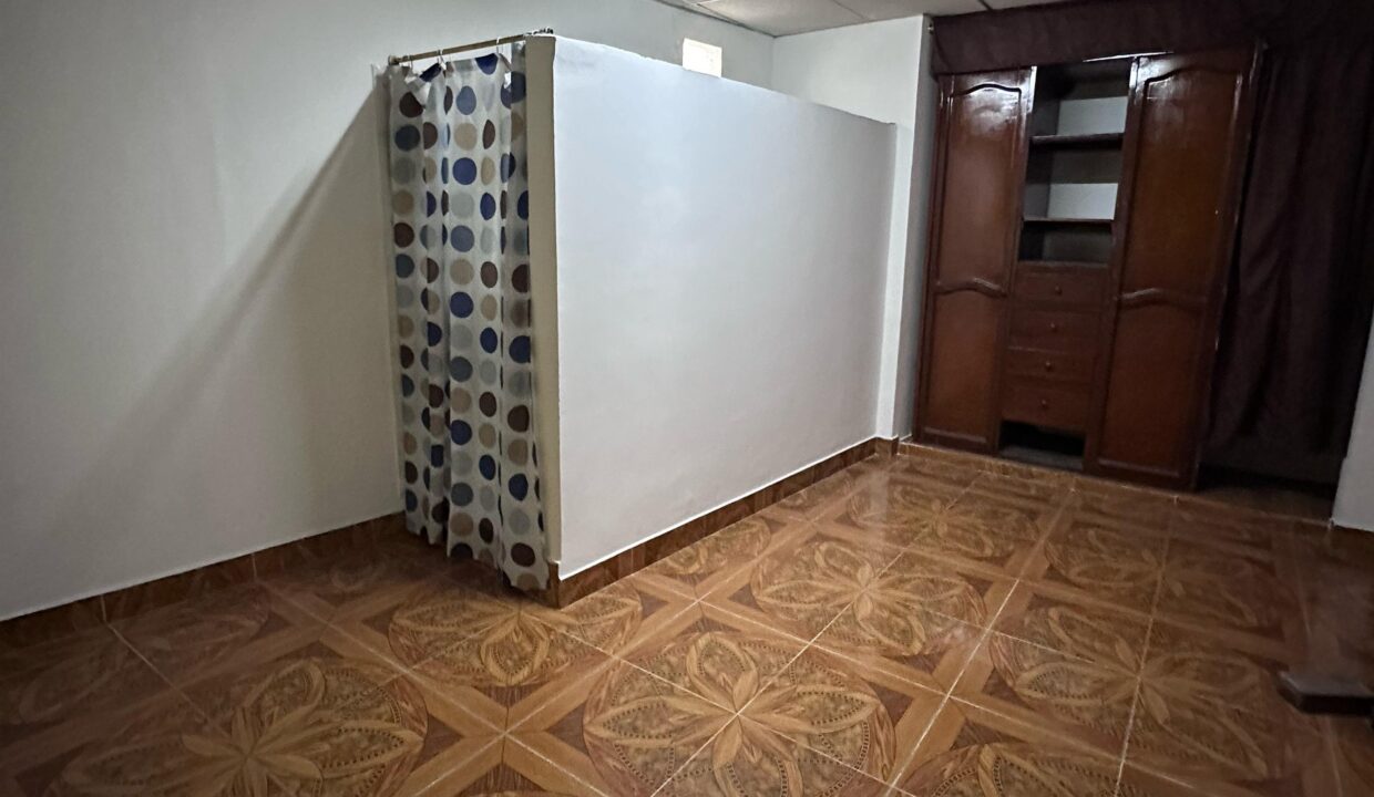 4053F9.jpg
