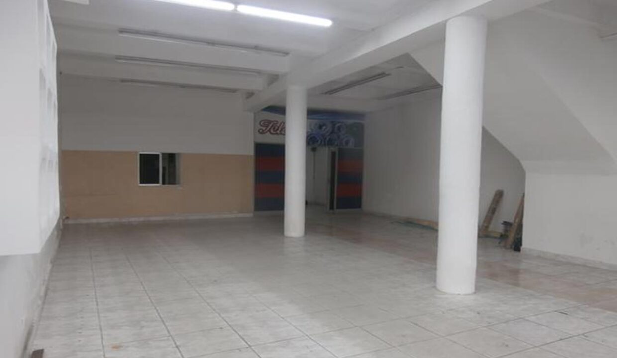 002399F1.jpg