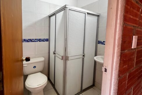 3945F10.jpg