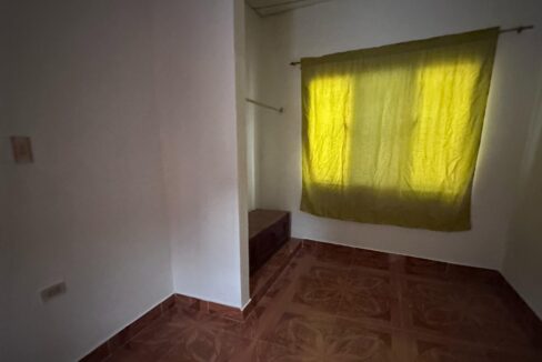 4053F11.jpg