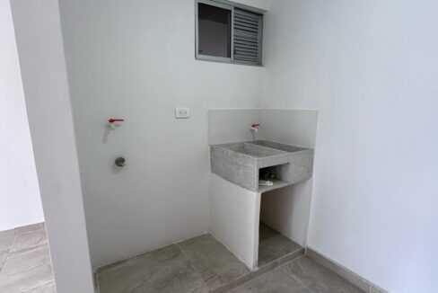 4055F4.jpg