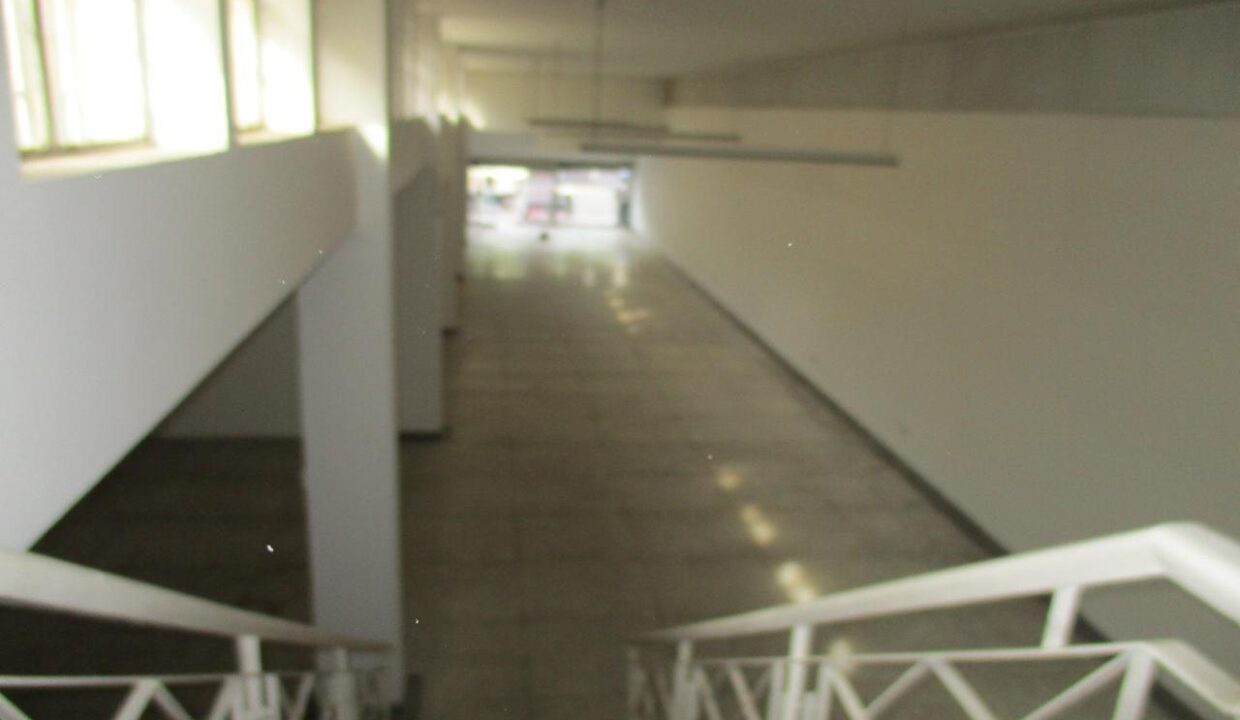 002205F3.jpg