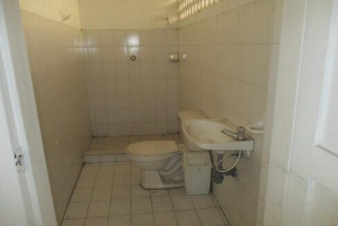 002205F4.jpg