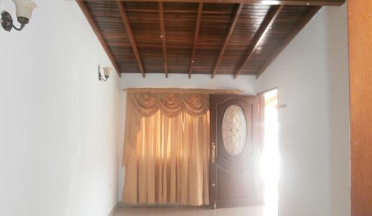 002256F1.jpg