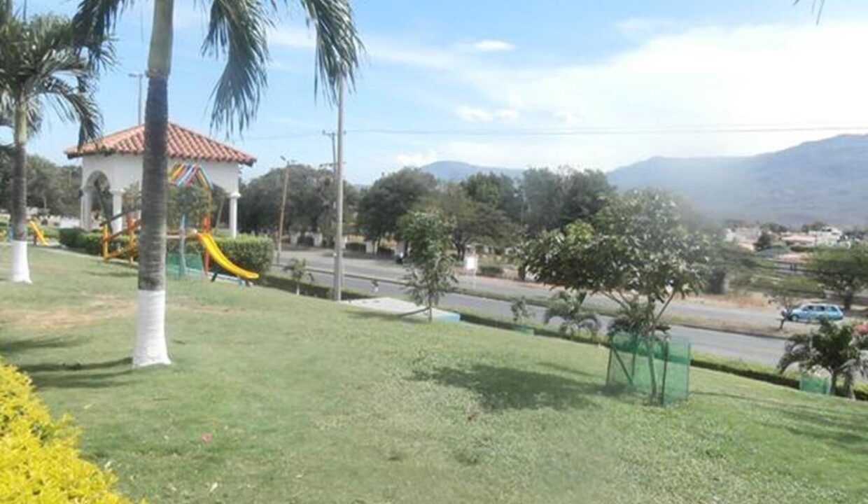 002256F6.jpg