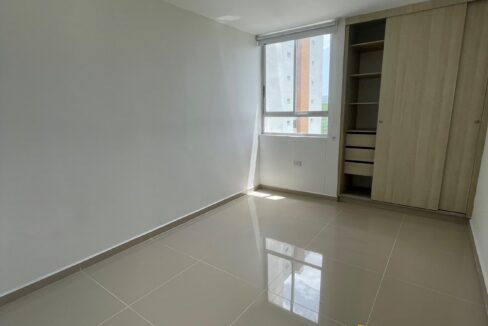 4063F12.jpg